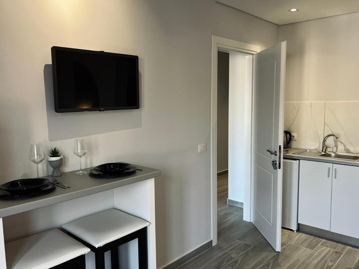 Klajdi Apartment *