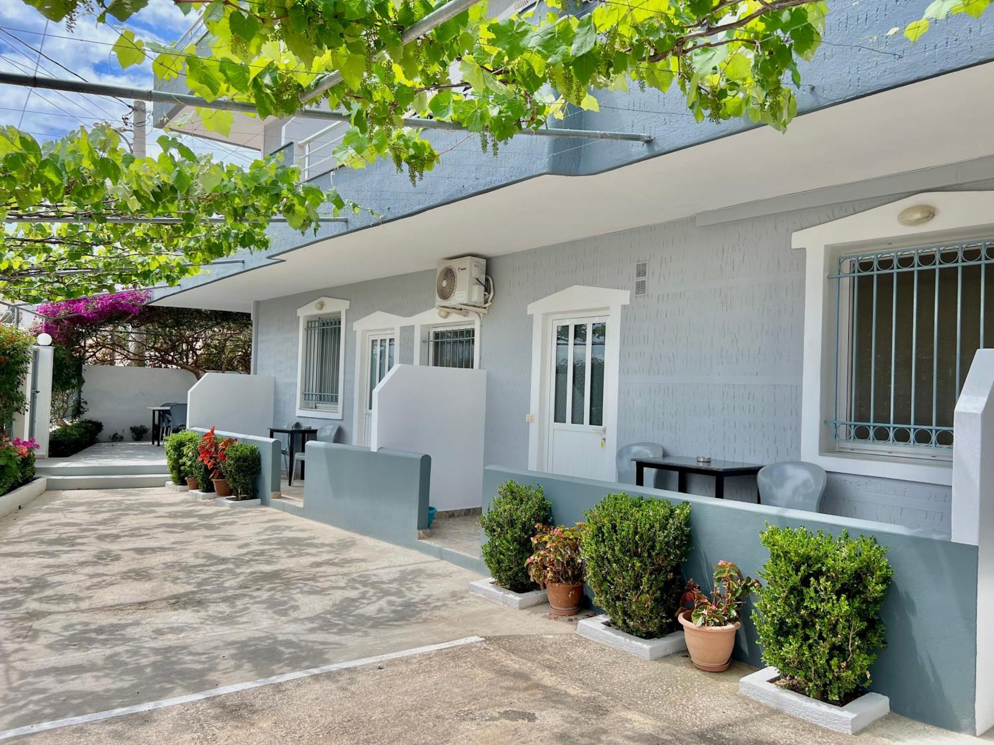 Klajdi Apartment